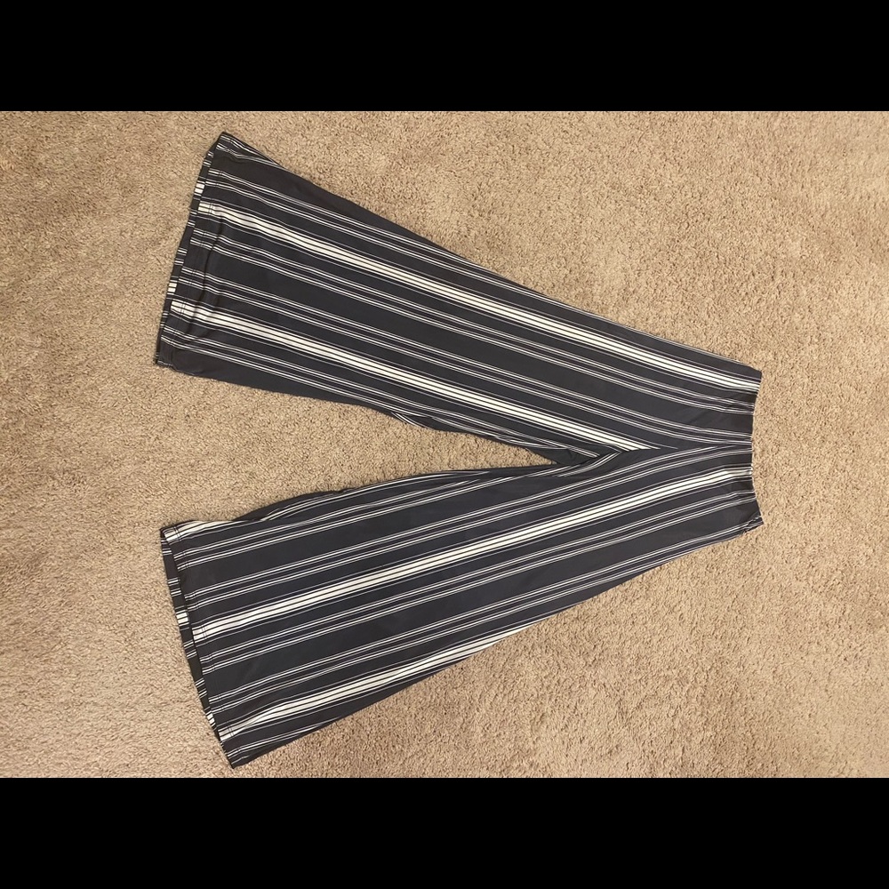 Wide legged pants